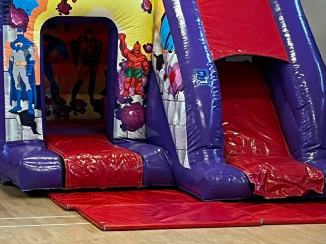 Super Hero Castle 15 x 18 Foot (4)