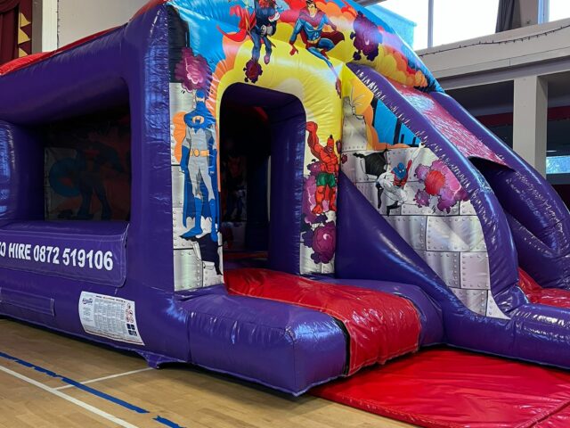 Super Hero Castle 15 x 18 Foot (8)